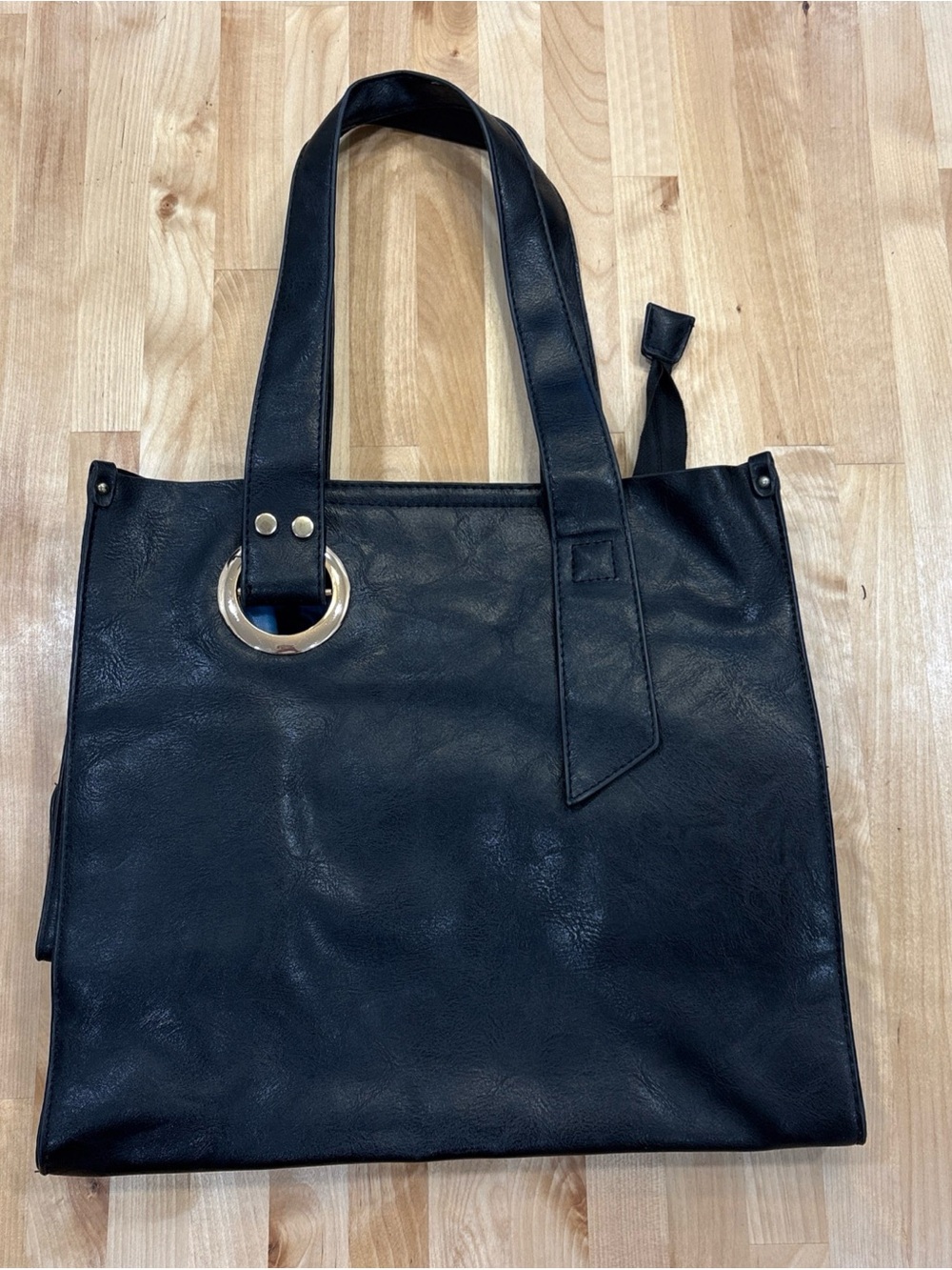 Black Faux Leather Tote Bag Gold Ring Detail Zipper Top Blue Lining no pockets